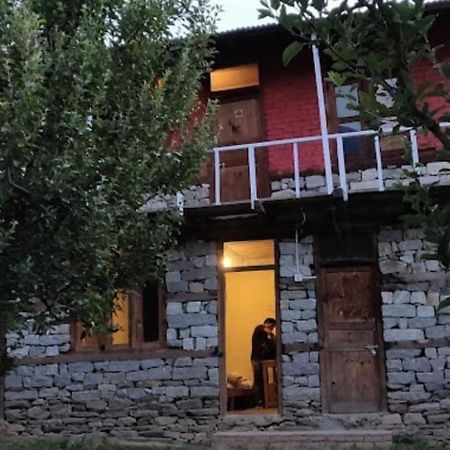 Holy Cow Cafe & Beds Otel Kalgha Dış mekan fotoğraf
