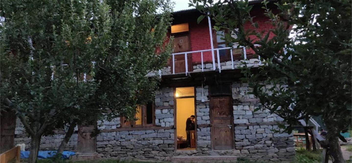 Holy Cow Cafe & Beds Otel Kalgha Dış mekan fotoğraf